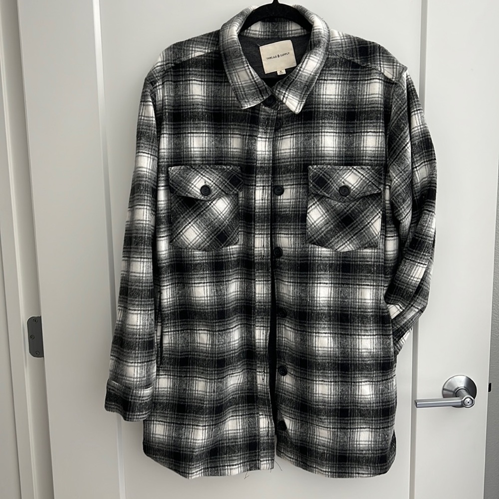 Lightly worn. Mens (unisex) thread and supply size XL coat